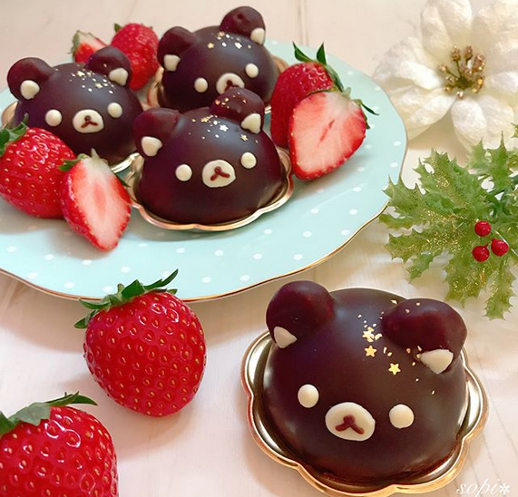 Cute choco bears, yum!